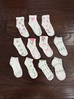 NWOT White Socks Assortment Women's Medium - 11 Pack
